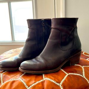 Women’s Sofft ankle bootie, brown leather, size 9.5